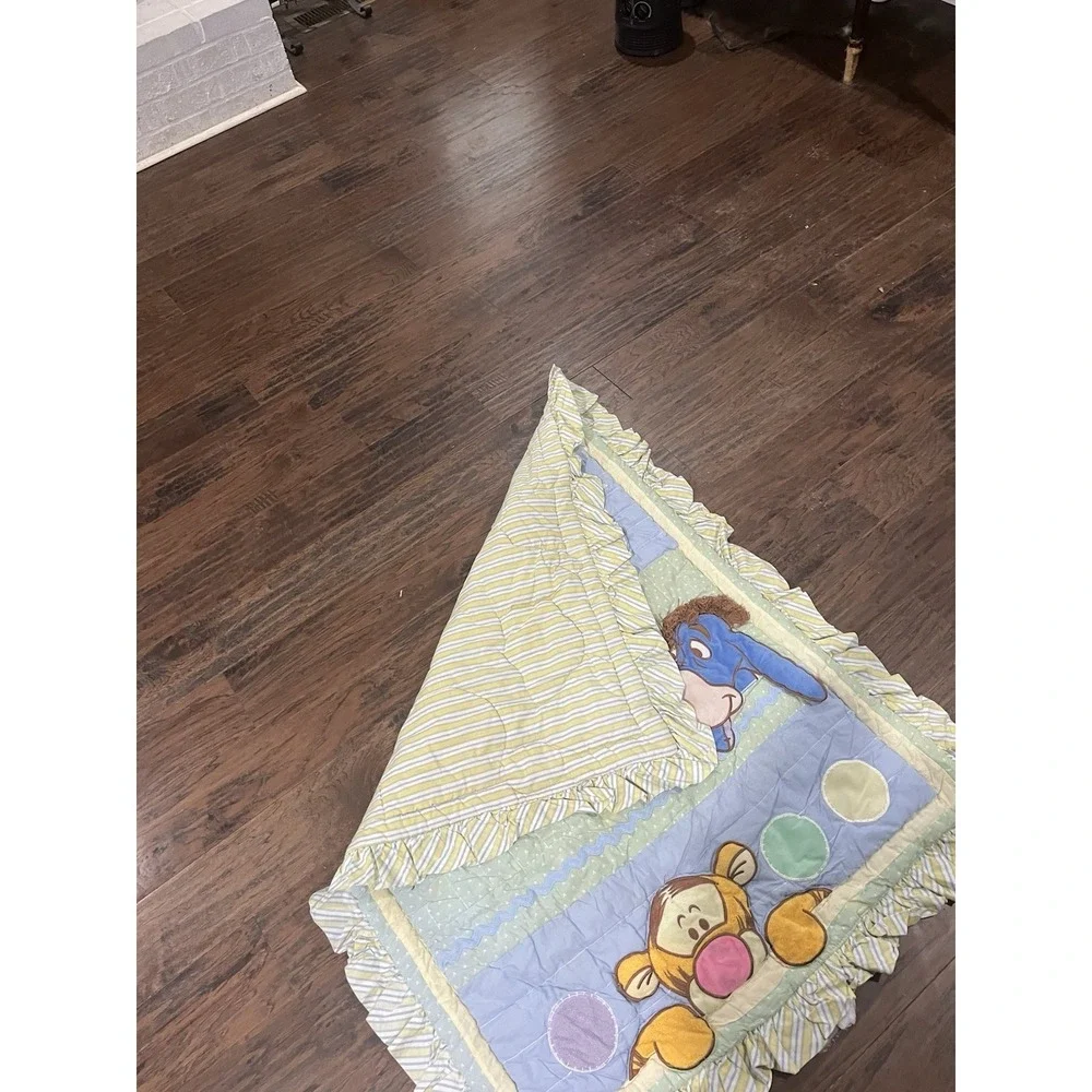 Vtg Winnie The Pooh Disney Baby Comforter Crown Craft Reversible‎ Ruffle 36x48